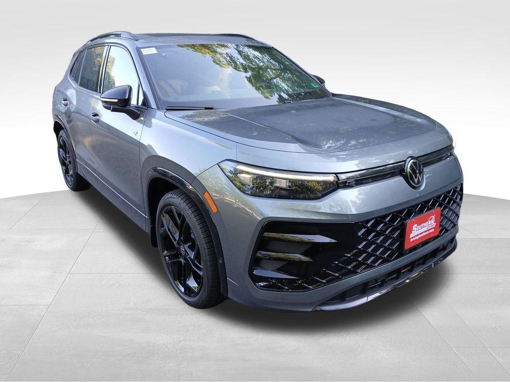 new 2025 Volkswagen Tiguan car, priced at $36,126