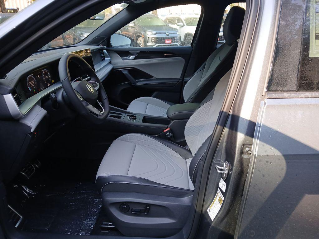new 2025 Volkswagen Tiguan car, priced at $36,126