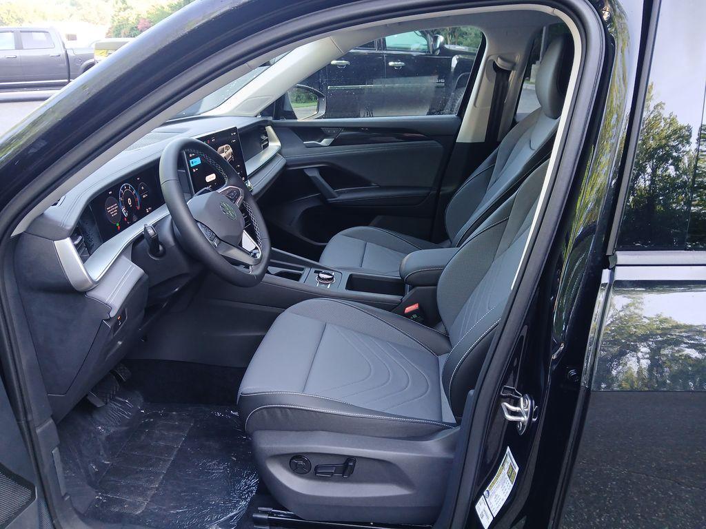 new 2025 Volkswagen Tiguan car, priced at $31,839