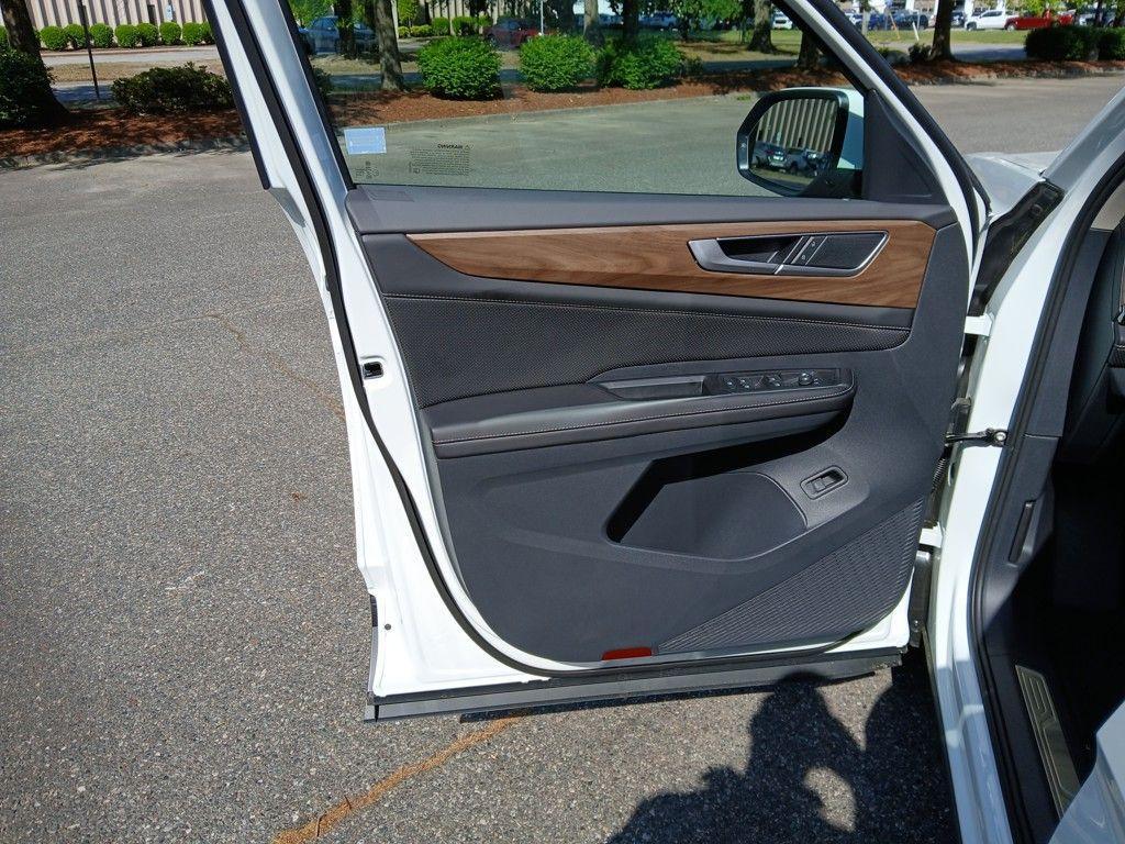 new 2025 Volkswagen Atlas car, priced at $41,380