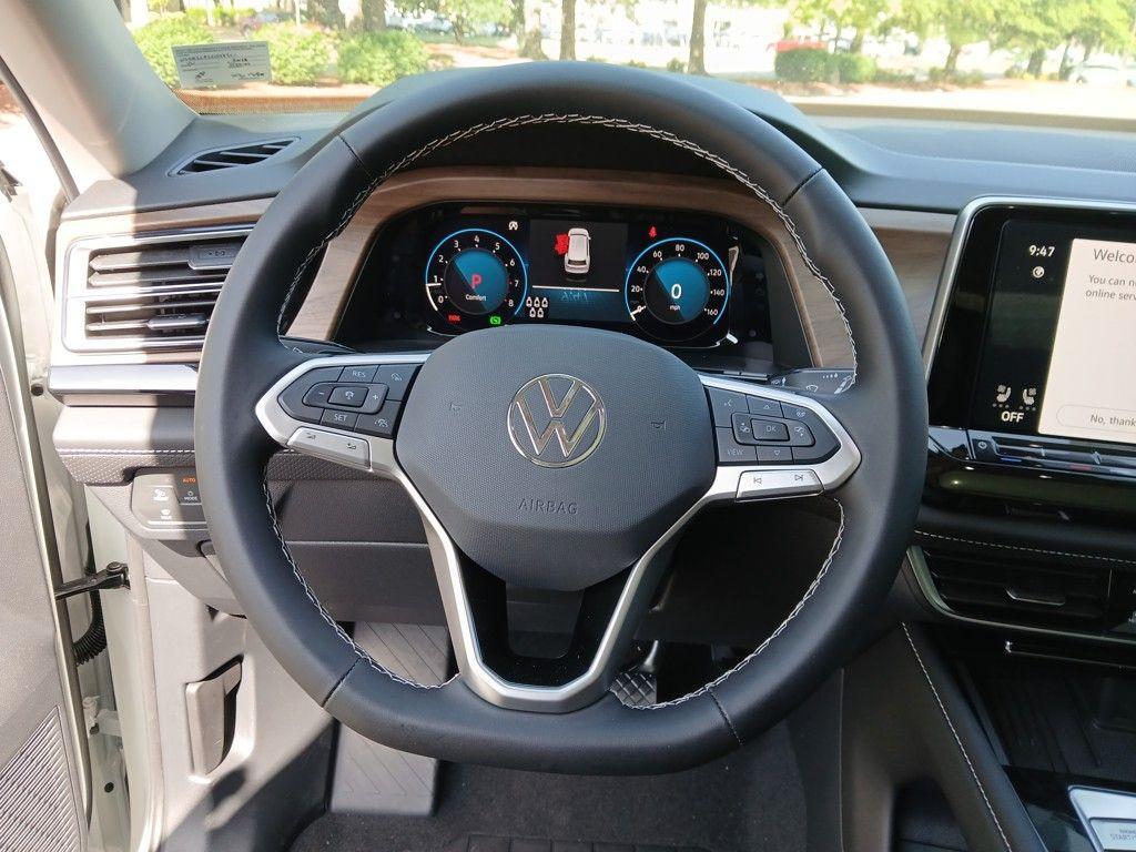 new 2025 Volkswagen Atlas car, priced at $41,380