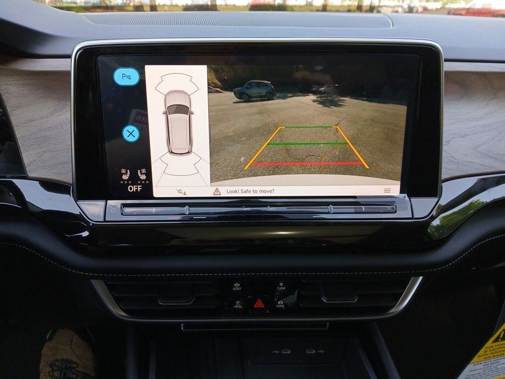 new 2025 Volkswagen Atlas car, priced at $41,380