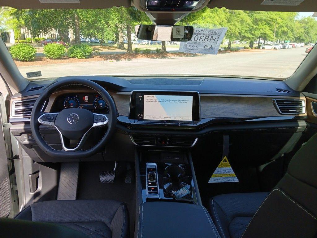 new 2025 Volkswagen Atlas car, priced at $41,380