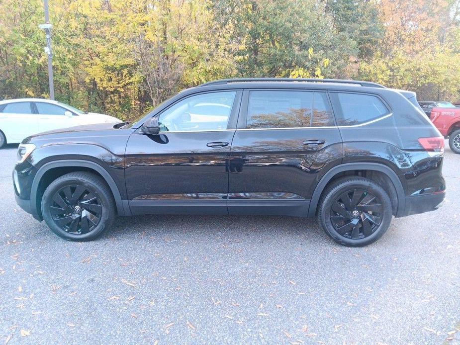 new 2025 Volkswagen Atlas car, priced at $44,925