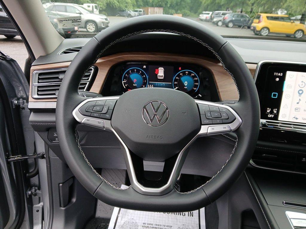 new 2025 Volkswagen Atlas car, priced at $39,994