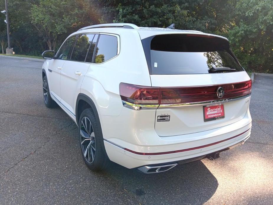 new 2024 Volkswagen Atlas car, priced at $51,716