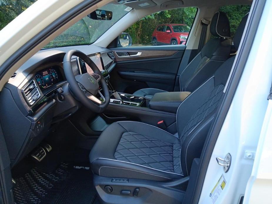 new 2024 Volkswagen Atlas car, priced at $51,716