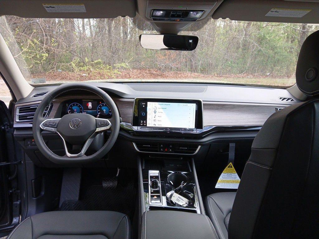 new 2025 Volkswagen Atlas car, priced at $47,156