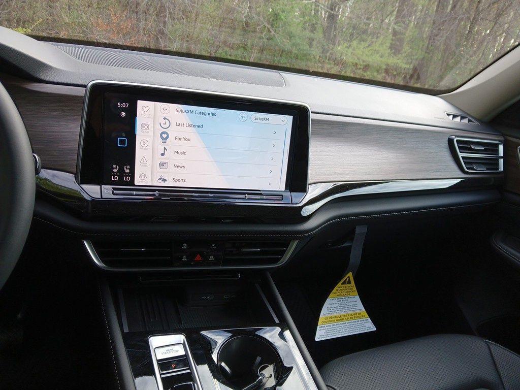 new 2025 Volkswagen Atlas car, priced at $47,156