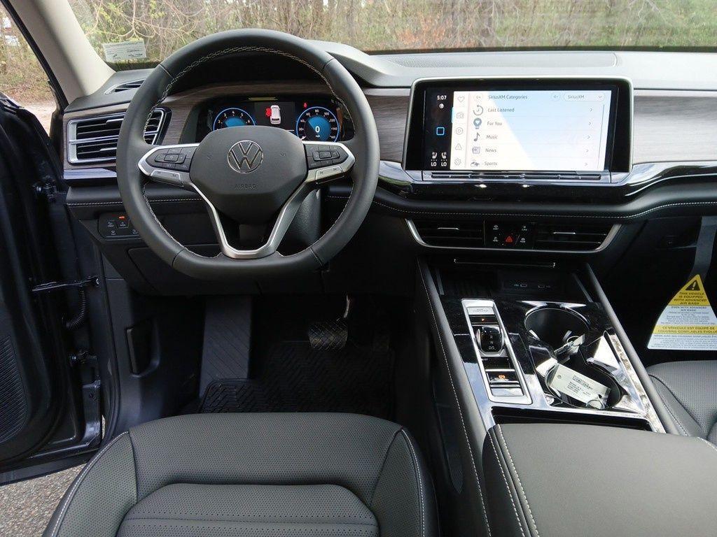 new 2025 Volkswagen Atlas car, priced at $47,156