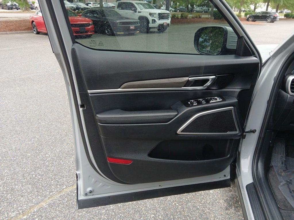 used 2024 Kia Telluride car, priced at $44,305