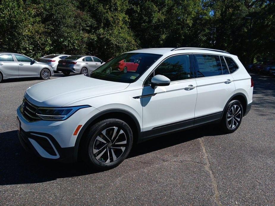 new 2024 Volkswagen Tiguan car, priced at $27,480