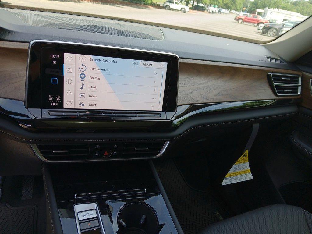 new 2025 Volkswagen Atlas car, priced at $40,691