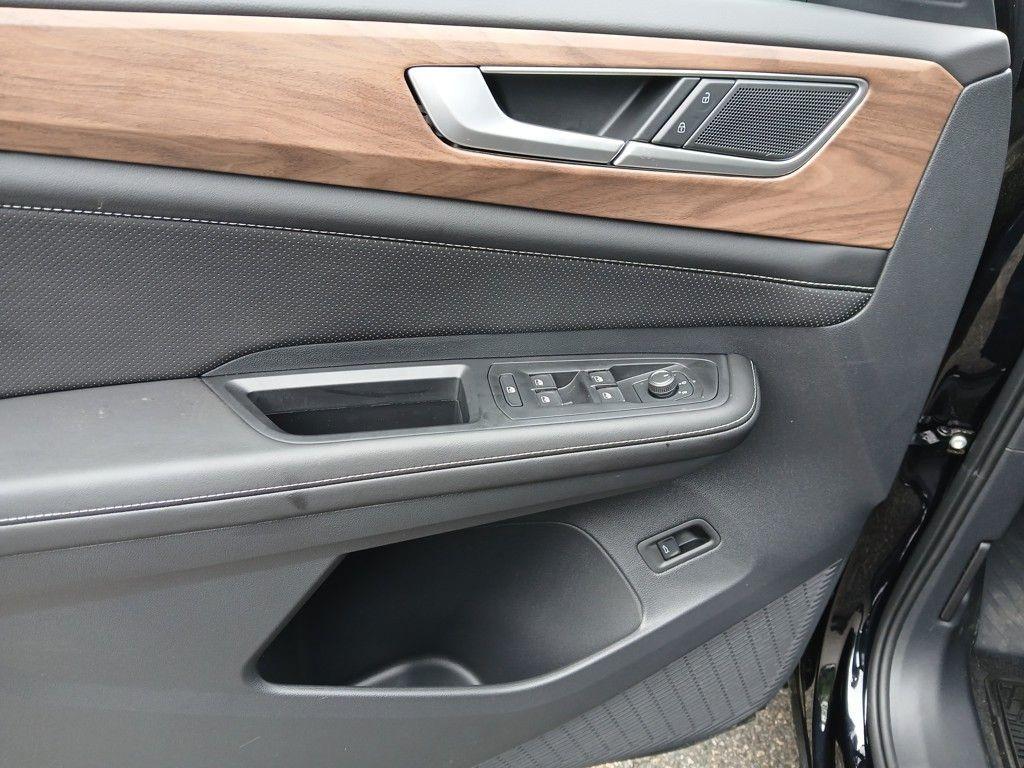 new 2025 Volkswagen Atlas car, priced at $40,485