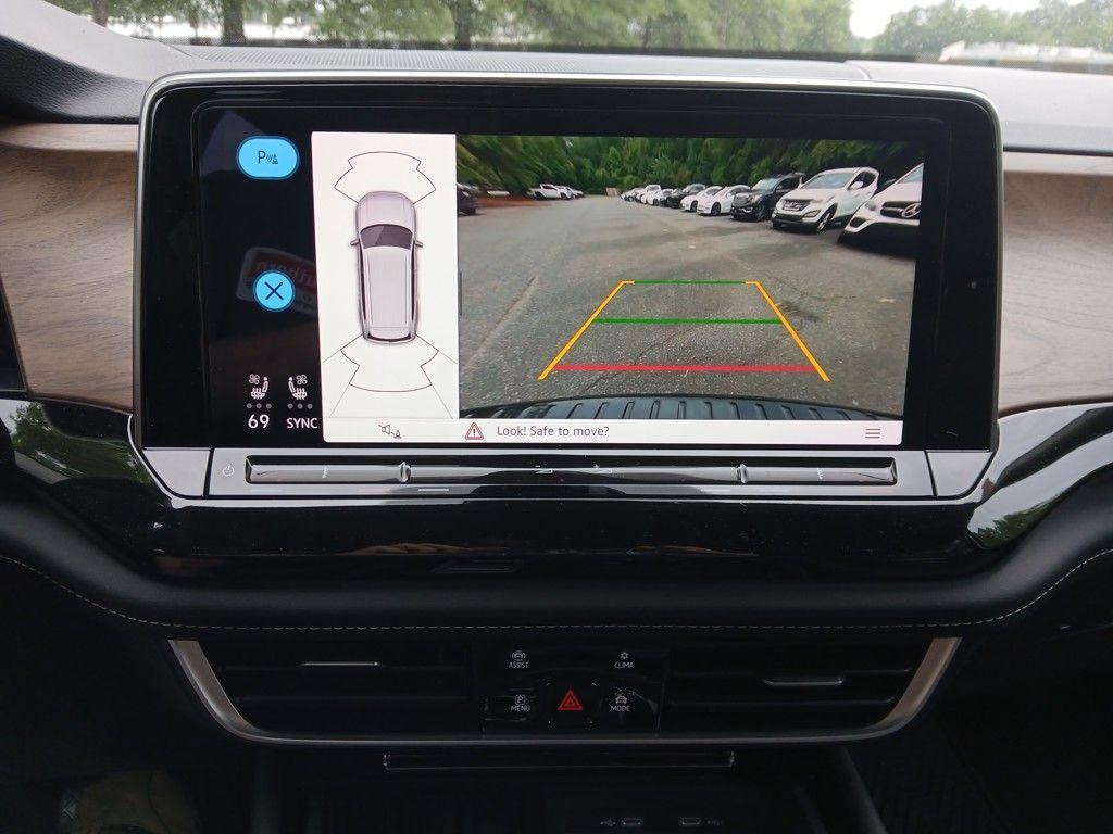 new 2025 Volkswagen Atlas car, priced at $40,485