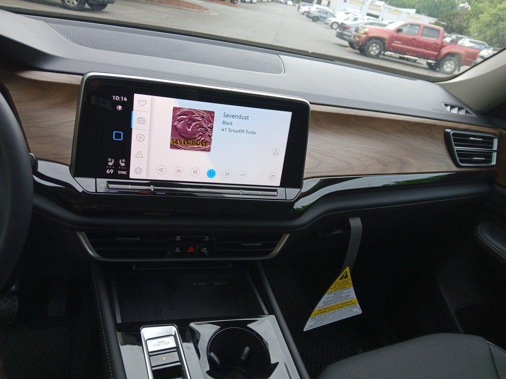 new 2025 Volkswagen Atlas car, priced at $40,485