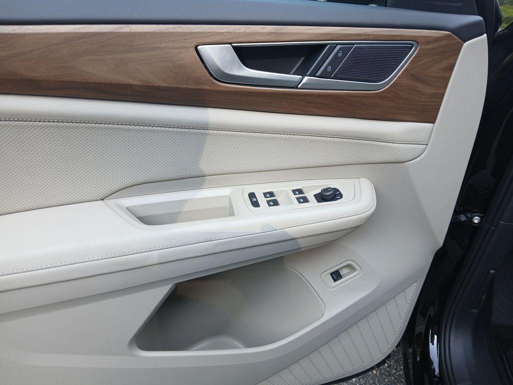 new 2025 Volkswagen Atlas car, priced at $41,861
