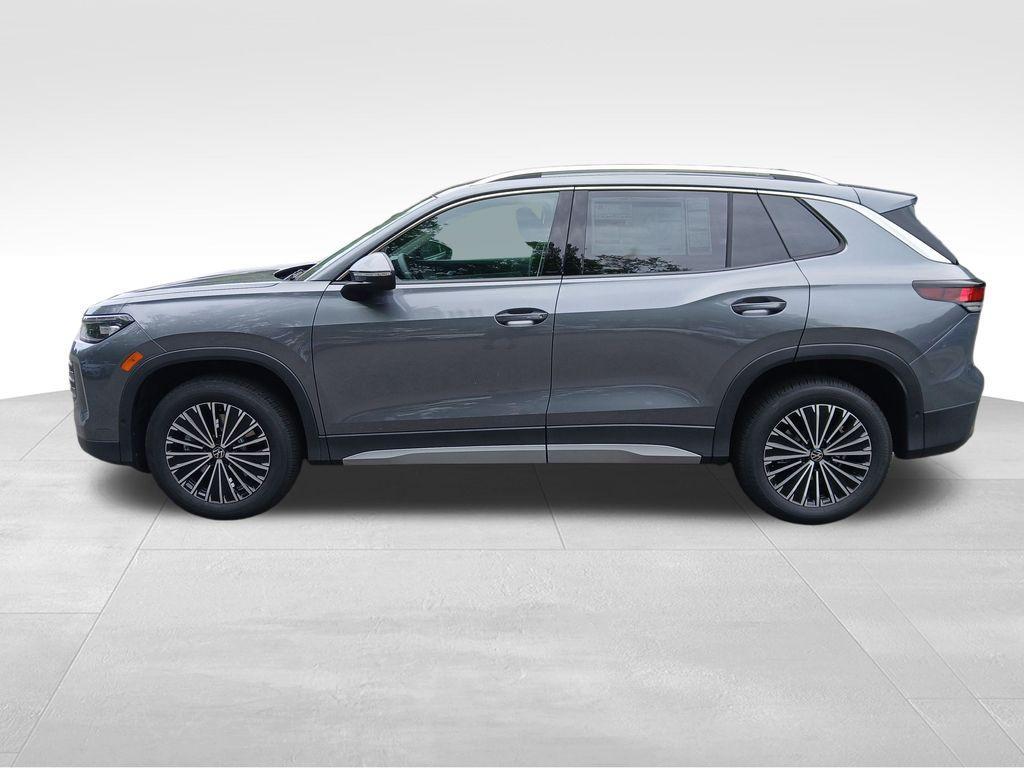 new 2025 Volkswagen Tiguan car, priced at $31,356