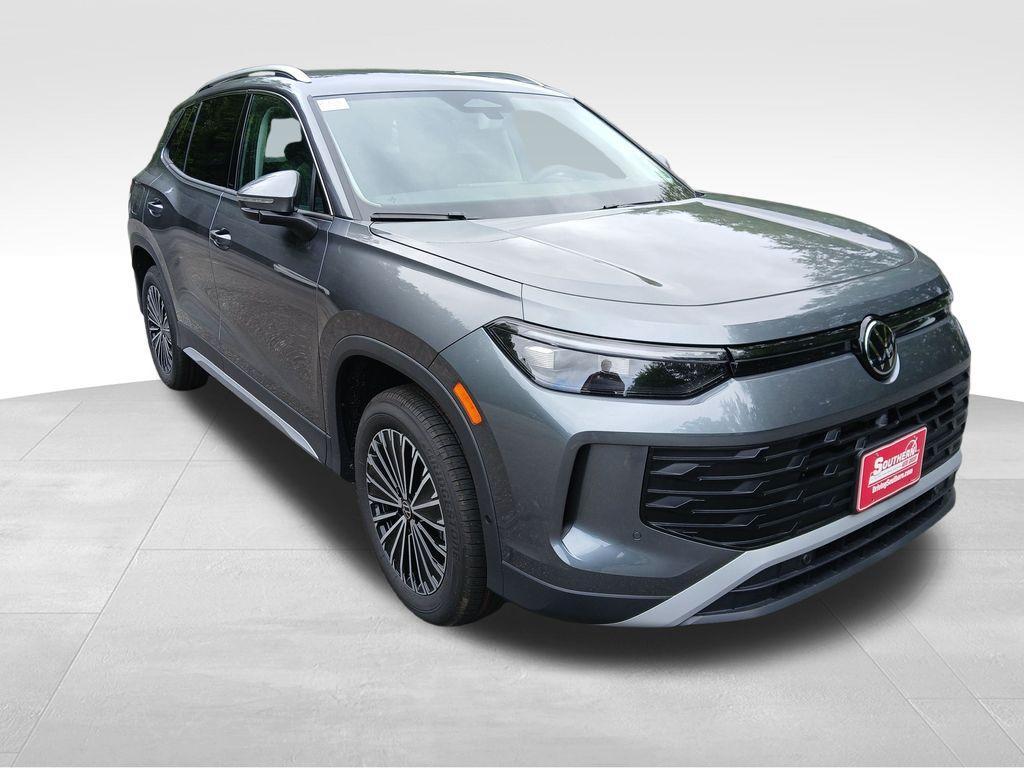 new 2025 Volkswagen Tiguan car, priced at $31,356