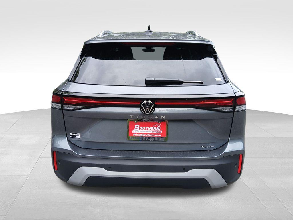 new 2025 Volkswagen Tiguan car, priced at $31,356