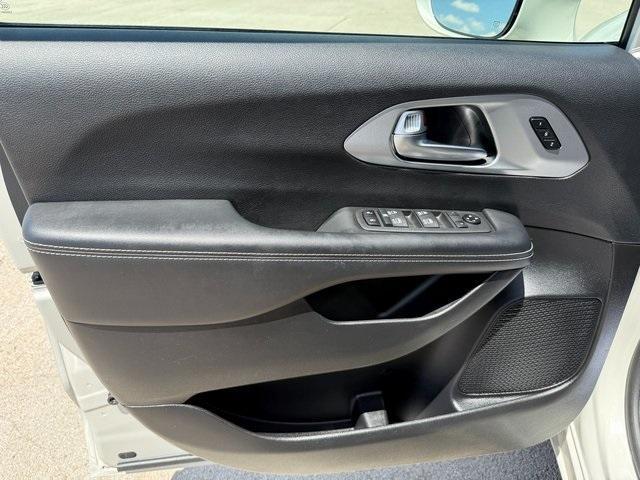 used 2020 Chrysler Pacifica car, priced at $27,865