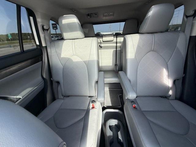 used 2022 Toyota Highlander car, priced at $40,679