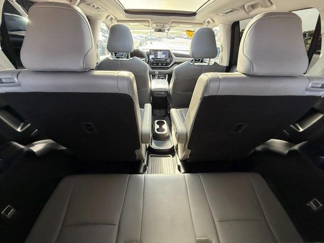 used 2022 Toyota Highlander car, priced at $40,679