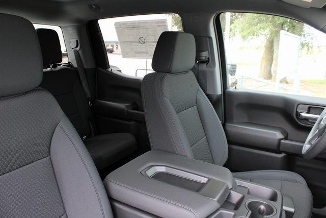 new 2025 GMC Sierra 1500 car, priced at $43,062