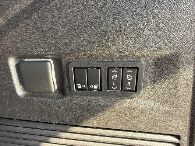used 2021 GMC Yukon car, priced at $52,616