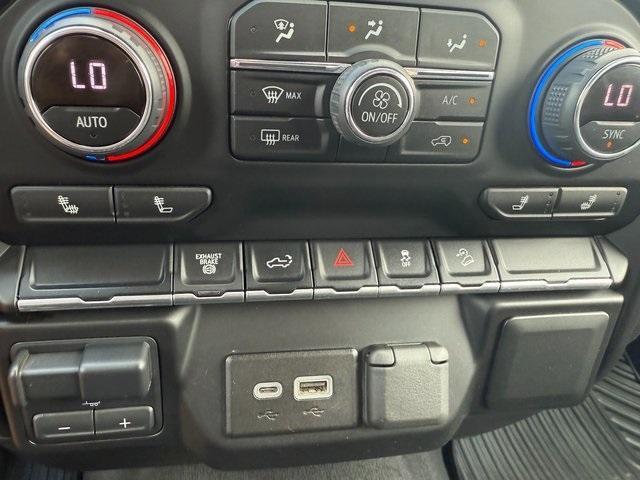 used 2022 Chevrolet Silverado 2500 car, priced at $45,892