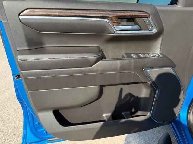 used 2023 GMC Sierra 1500 car, priced at $43,642