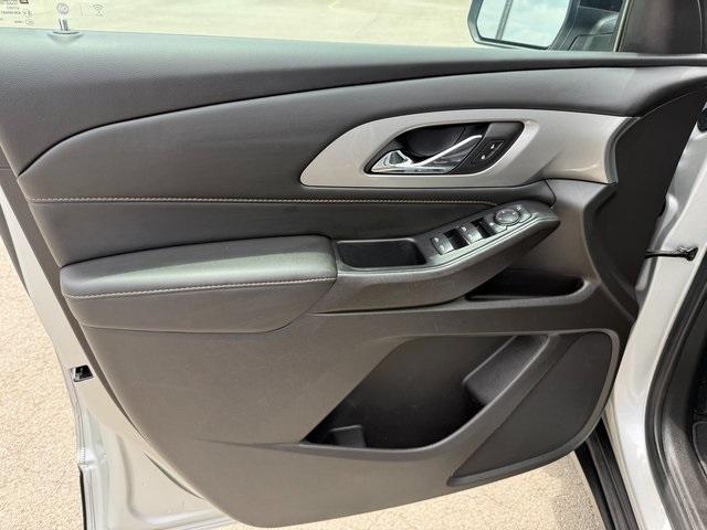 used 2021 Chevrolet Traverse car, priced at $21,682