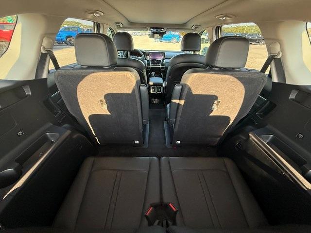 used 2021 Kia Sorento car, priced at $28,368