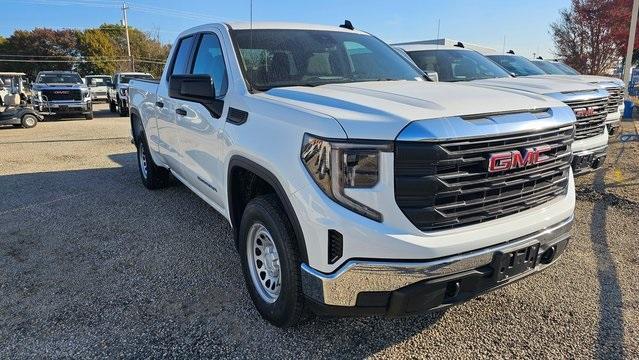 new 2025 GMC Sierra 1500 car, priced at $47,645