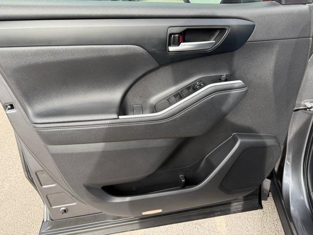 used 2024 Toyota Highlander car, priced at $40,865