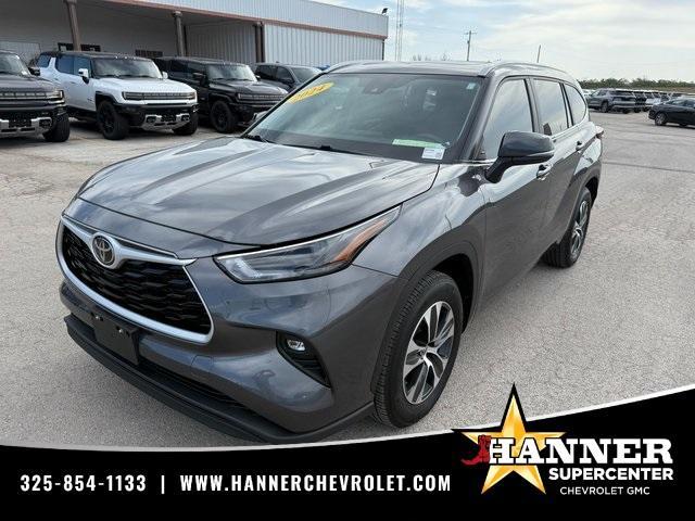 used 2024 Toyota Highlander car, priced at $40,865