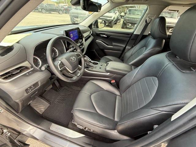 used 2024 Toyota Highlander car, priced at $40,865