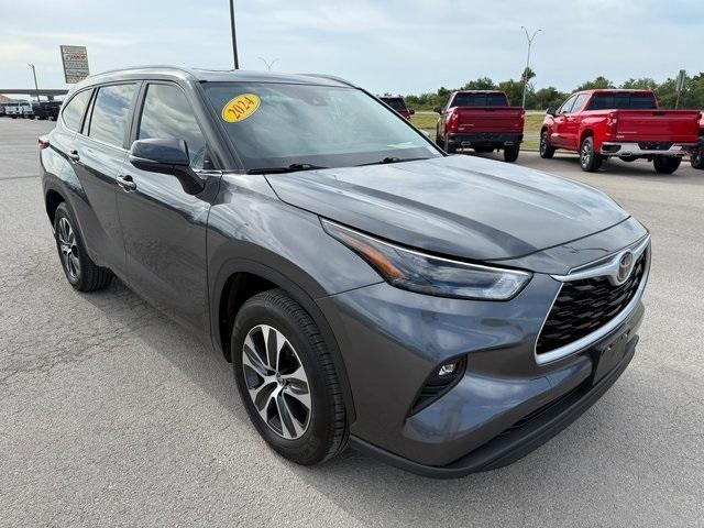 used 2024 Toyota Highlander car, priced at $40,865