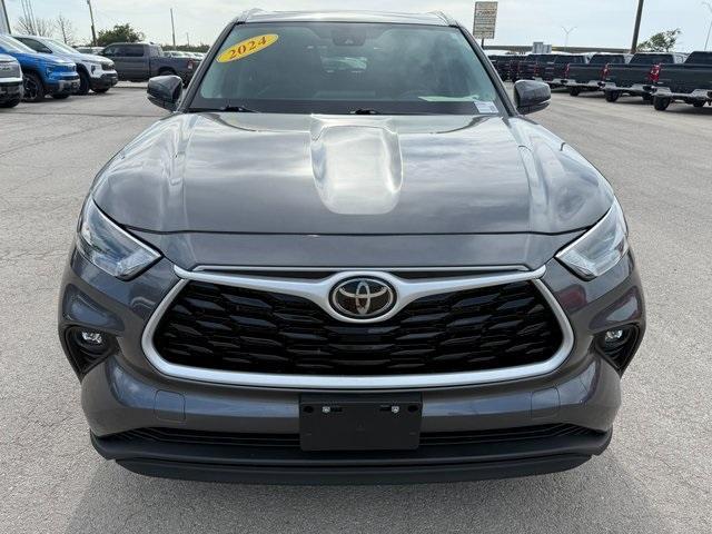 used 2024 Toyota Highlander car, priced at $40,865