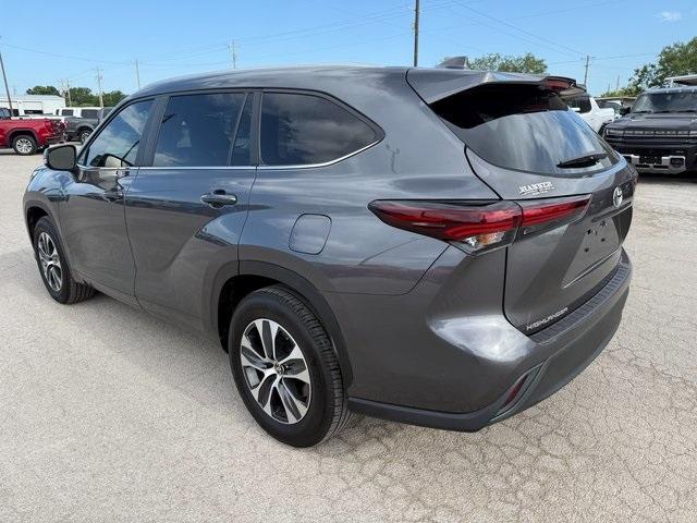 used 2024 Toyota Highlander car, priced at $40,865