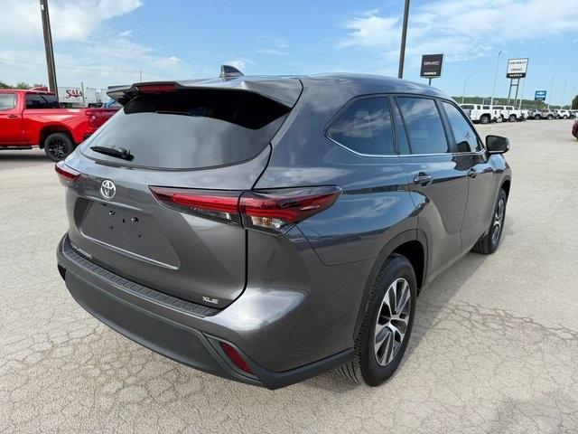 used 2024 Toyota Highlander car, priced at $40,865