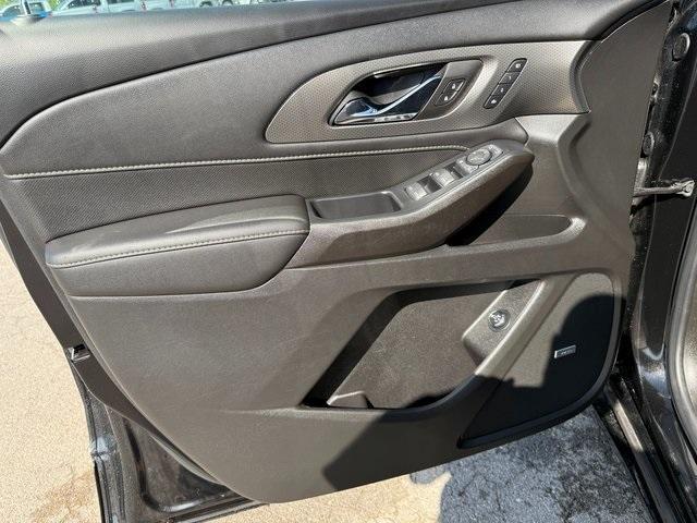 used 2022 Chevrolet Traverse car, priced at $32,920