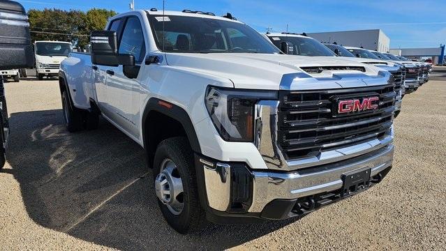 new 2025 GMC Sierra 3500 car, priced at $57,595