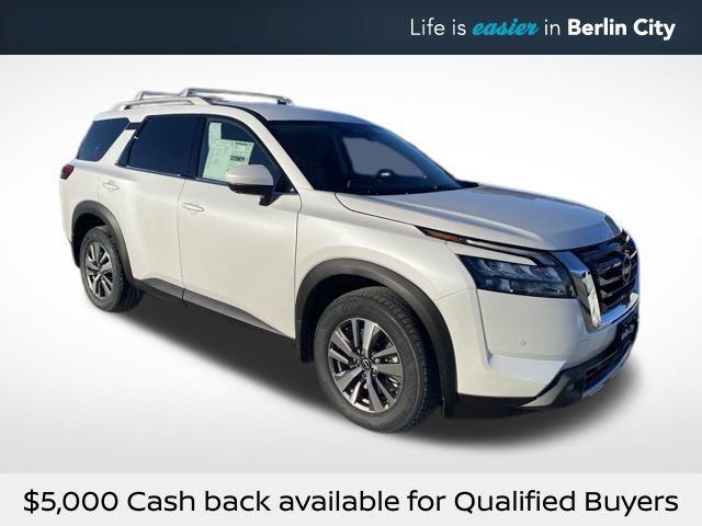 new 2025 Nissan Pathfinder car, priced at $39,701