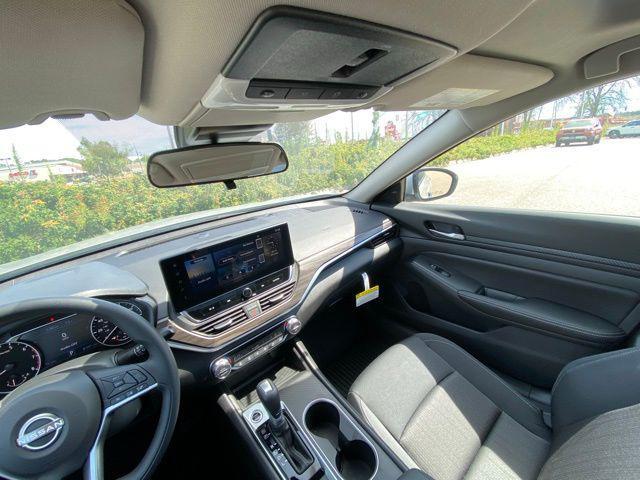new 2025 Nissan Altima car, priced at $28,000