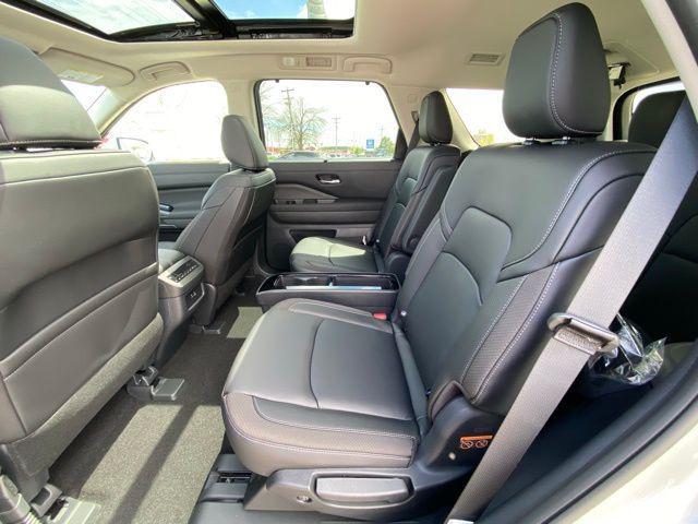new 2025 Nissan Pathfinder car, priced at $47,421