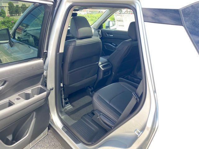 new 2025 Nissan Pathfinder car, priced at $47,421