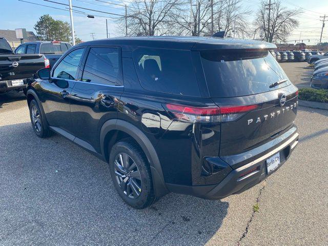 new 2025 Nissan Pathfinder car, priced at $41,010