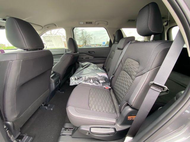new 2025 Nissan Pathfinder car, priced at $35,357