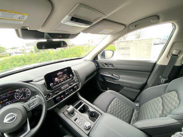 new 2025 Nissan Pathfinder car, priced at $35,357